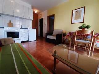 Апартаменты One-bedroom apartment near the sea -Mediterranean courtyard Петровац Апартаменты-11