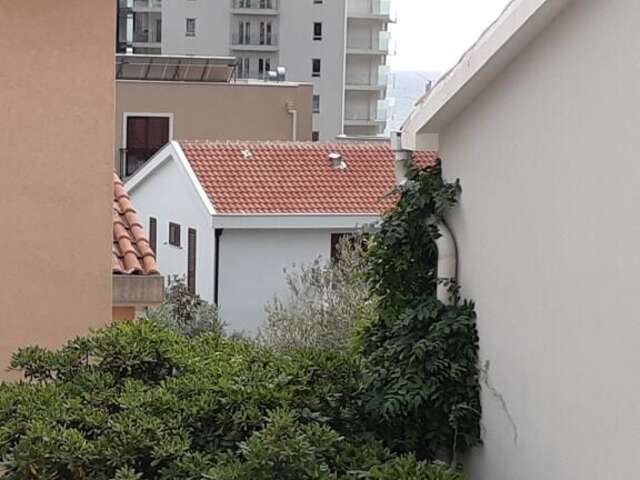 Апартаменты One-bedroom apartment near the sea -Mediterranean courtyard Петровац-16