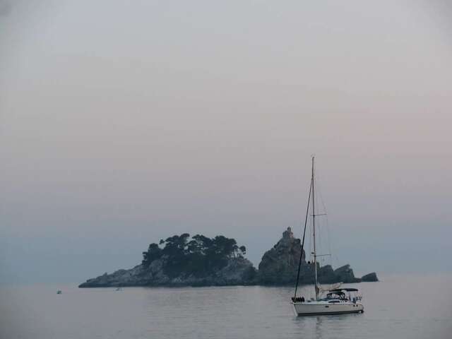 Апартаменты One-bedroom apartment near the sea -Mediterranean courtyard Петровац-33